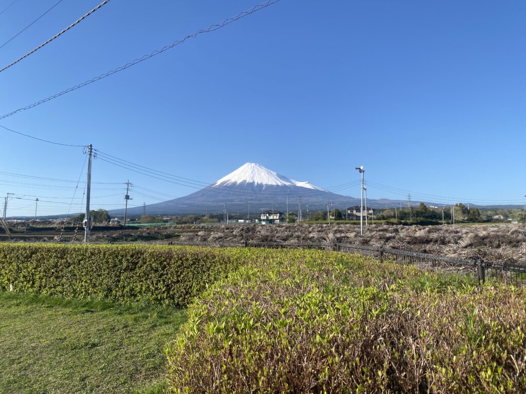 富士山を望む静岡県富士市の風景