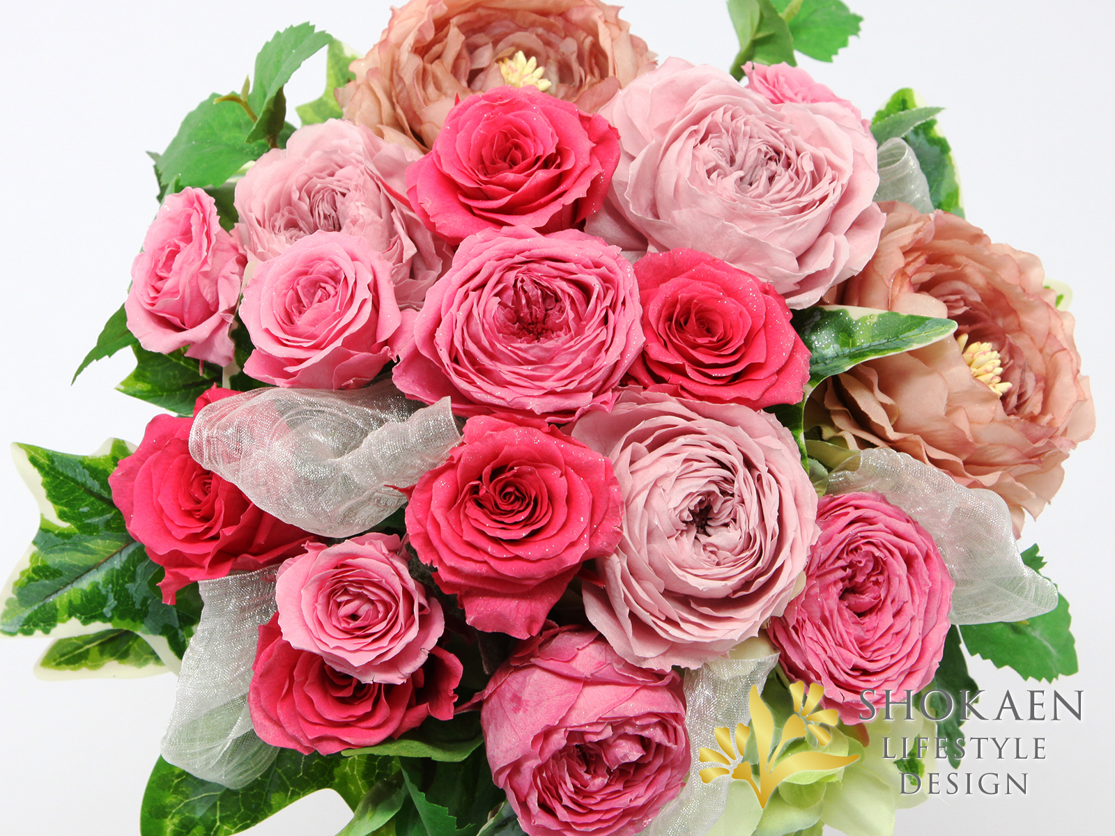 プリザ ピンクバラ 御祝・正花園の濃淡ピンクバラを贅沢に使った華やかで上品なプリザーブドフラワーアレンジメント「Kermes」